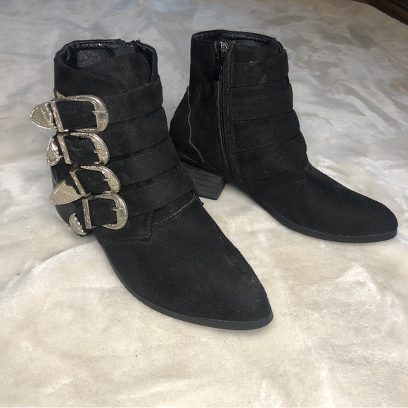 Black Suede Western Boho Buckle Strappy Almond Toe Ankle Booties Size 6.5 (37) - Picture 3 of 9